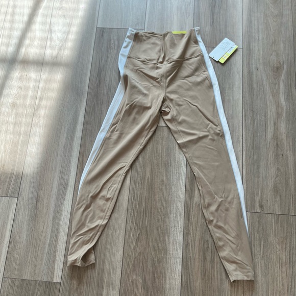 Set - Picture 3 of 4